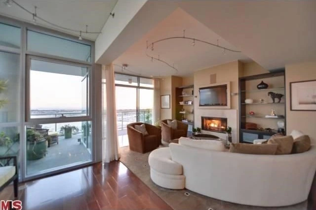 13650 Marina Pointe Dr, #1801